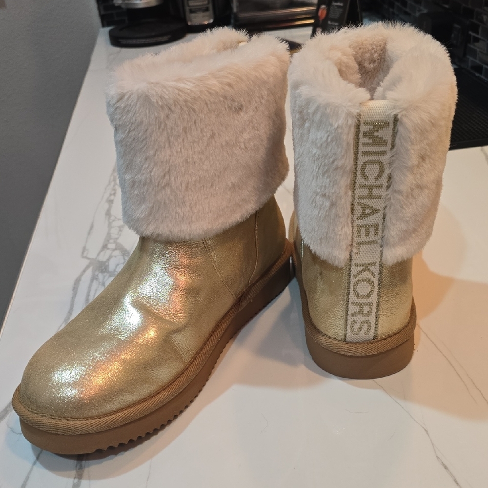 Michael Kors  Leather Pale Gold Boots with Cream Faux Fur.  NEW